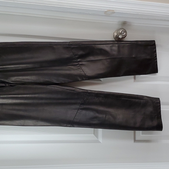 Danier leather sz 8 (vintage?) lined leather pants. Perfect condition!! - Picture 3 of 13